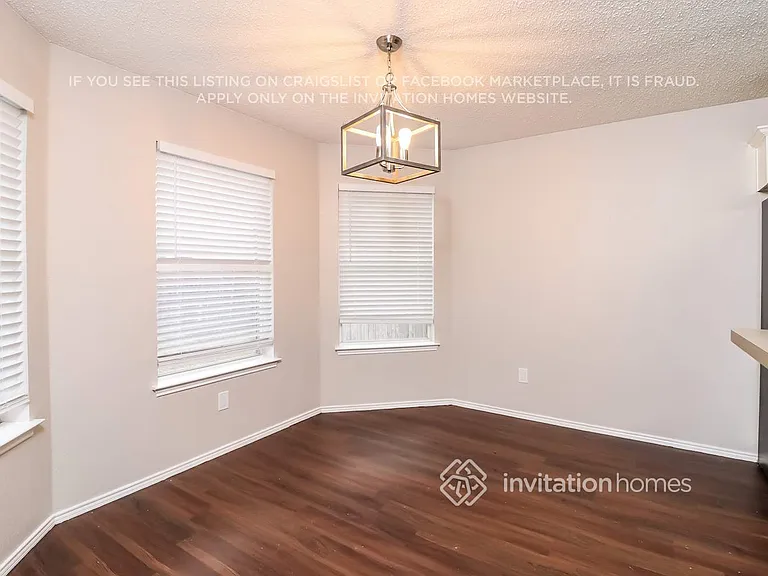944 Carlin Ln — Photo 8