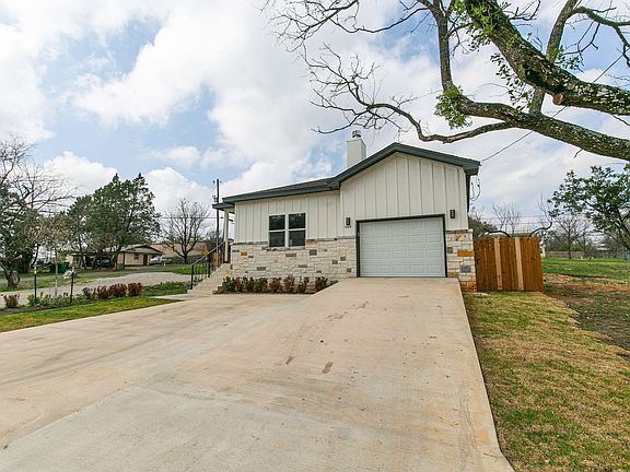 3rd image of 604 Driftwood Lane