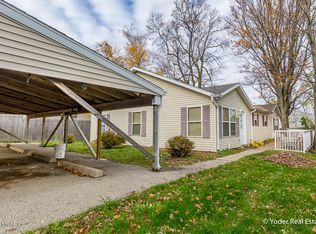 33 Murray Ln, Casnovia, MI 49318