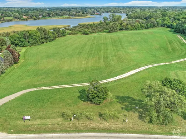 2900 N Riverside Dr, McHenry, IL 60050