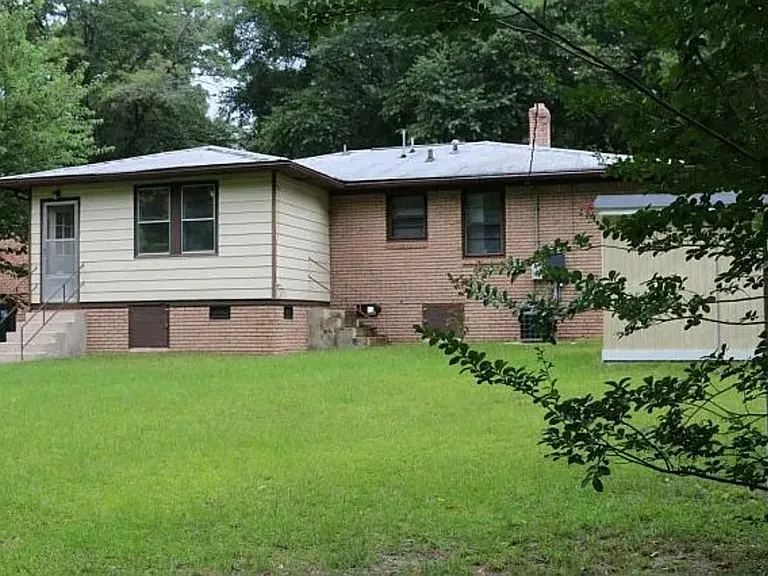 949 Howard St — Photo 2