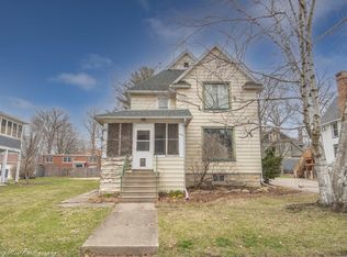 233 W Locust St, Dekalb, IL 60115