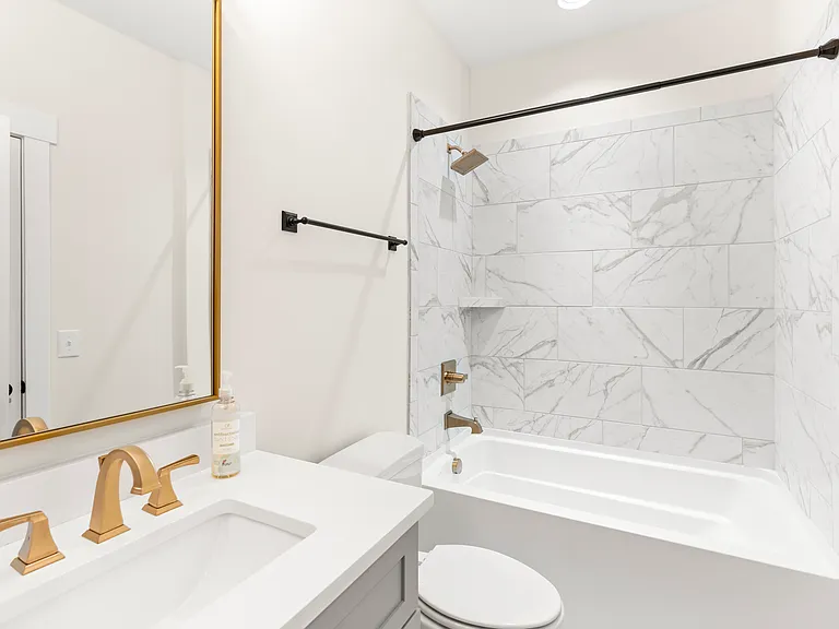 2045 Oakwood Ave — Photo 9