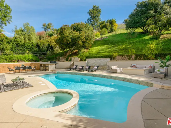 6652 Buttonwood Ave, Oak Park, CA 91377