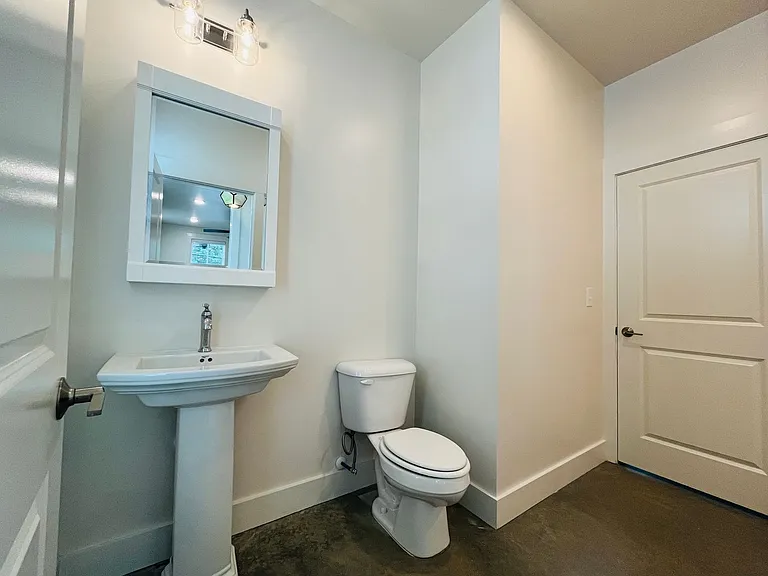 705 Jefferson St — Photo 18