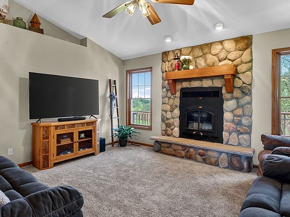 3rd image of 2815 Dairyland Road SE