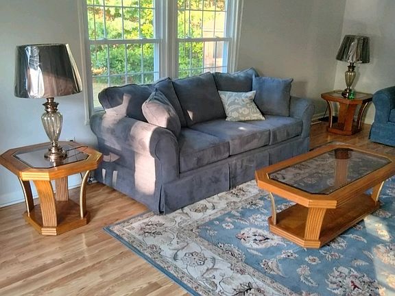5th image of 6 Chestnut Cir