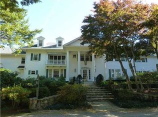 42 S Main St #3, Kennebunkport, ME 04046