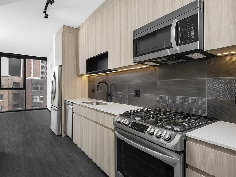 Parq Fulton — Photo 36