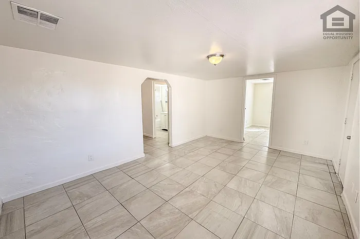 308 E Vogel Ave #3 — Photo 14