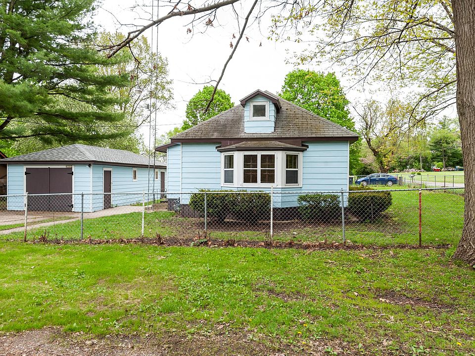 2nd image of W5557 Park Dr