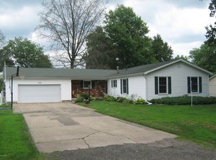 816 Lime Ave, Louisville, IL