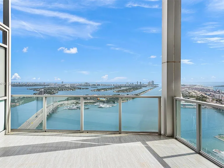 1100 Biscayne Blvd #5705 — Photo 1