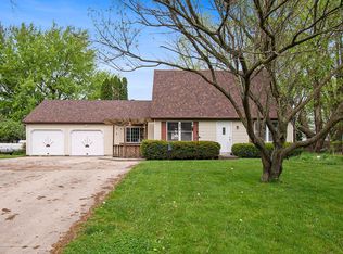 16751 Stoney Lane Dr, Goshen, IN 46528
