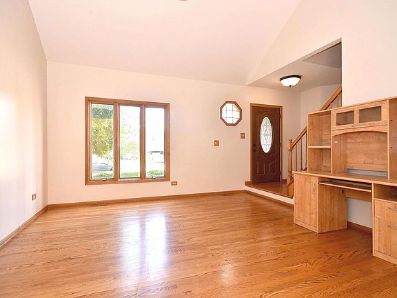 3rd image of 16608 W Saddlewood Dr