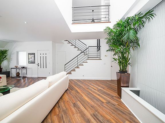 4th image of 708 Kettner Blvd