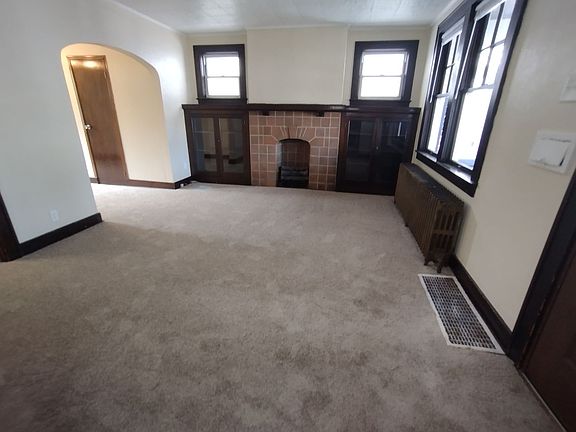 5th image of 666 Montclair St