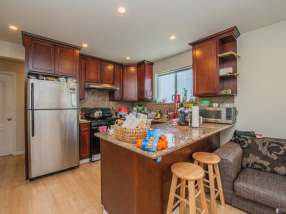 5th image of 2909 Jennings St