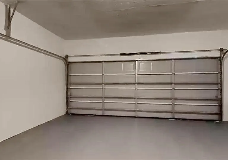 1386 Williamsburg Ln — Photo 31