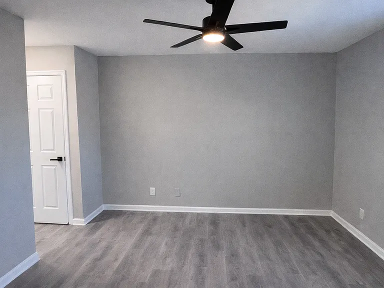 Fisher St Apartments — Photo 7