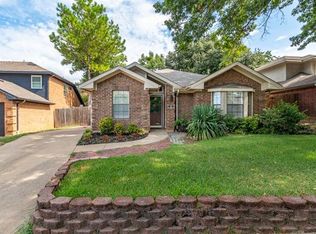 1410 Mockingbird Dr, Grapevine, TX 76051