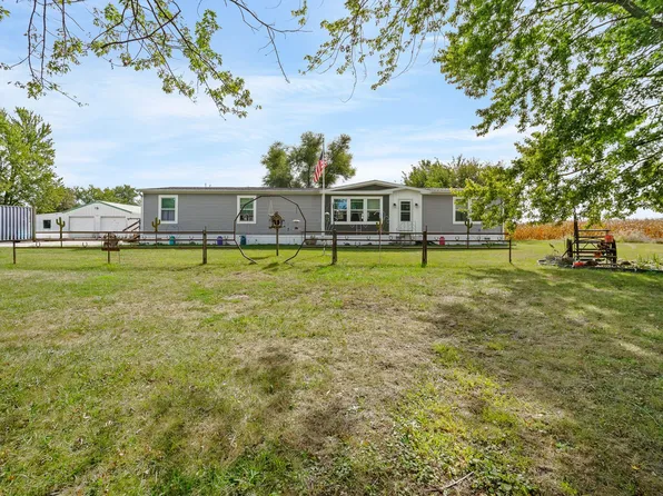 618 W Smith St, Russell, IA 50238