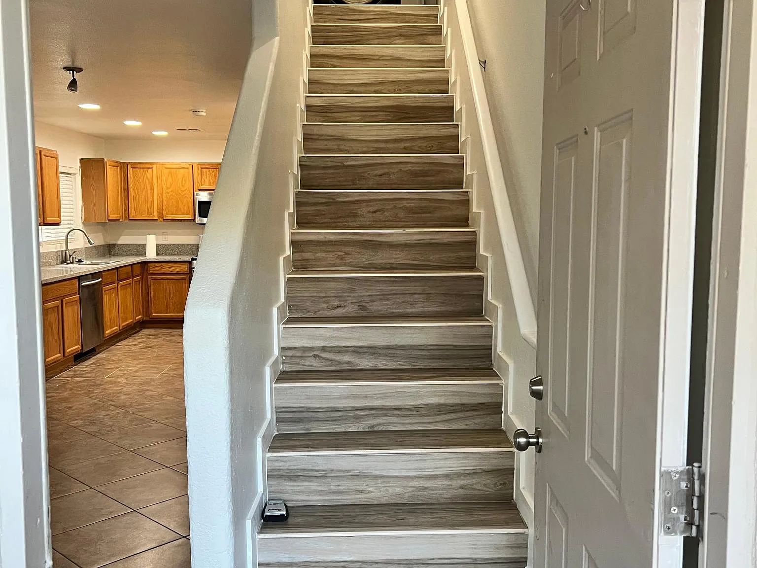 5168 Starter Ave — Photo 3