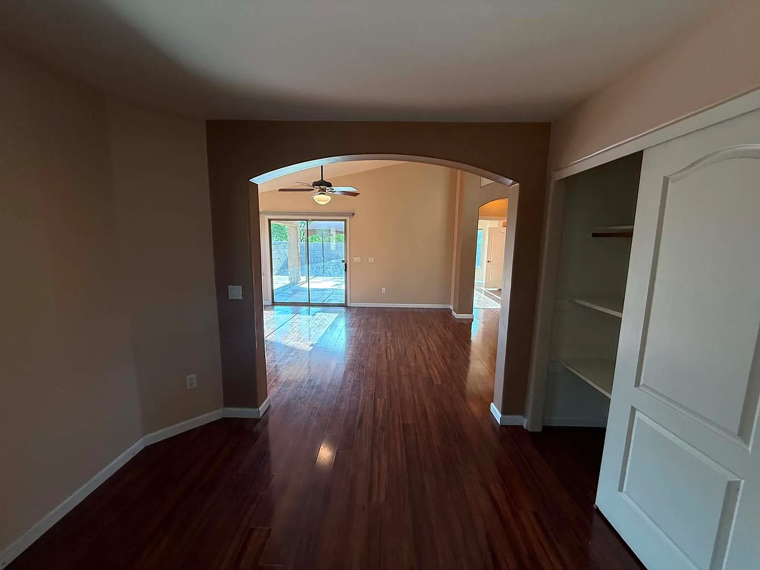 3 bed, 1600 sqft, $2,000 — Photo 4