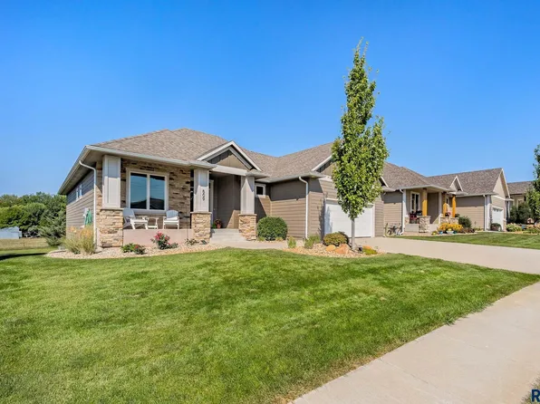 509 S Red Spruce Ave, Sioux Falls, SD 57110