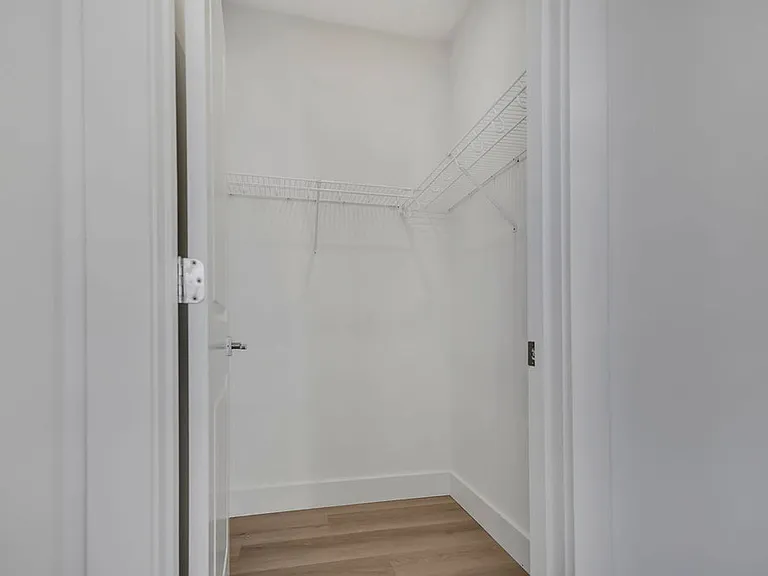626 N College Ave — Photo 16