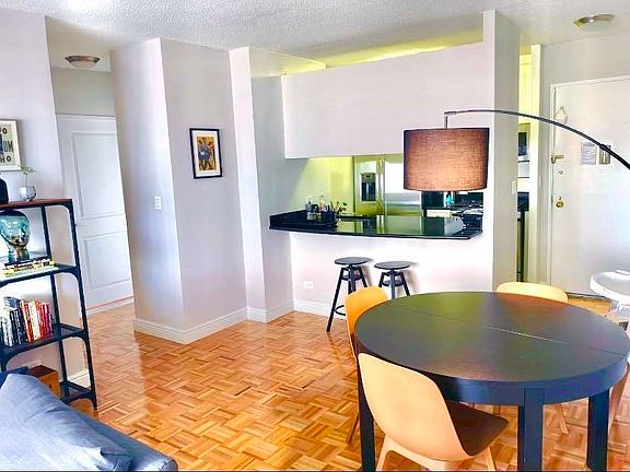 3rd image of 215 E 95th St APT 32C