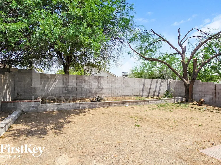 3132 W Robin Ln — Photo 14