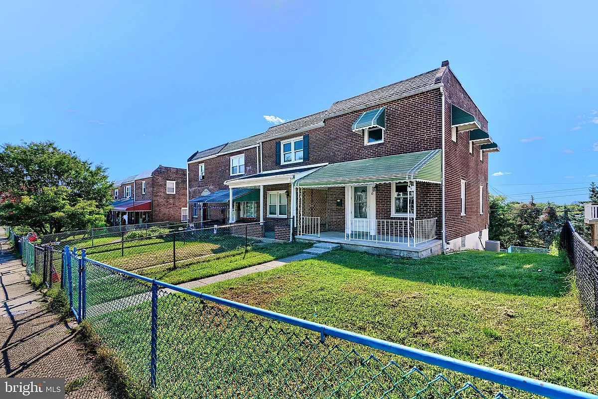 Building Photo - 530 47th St