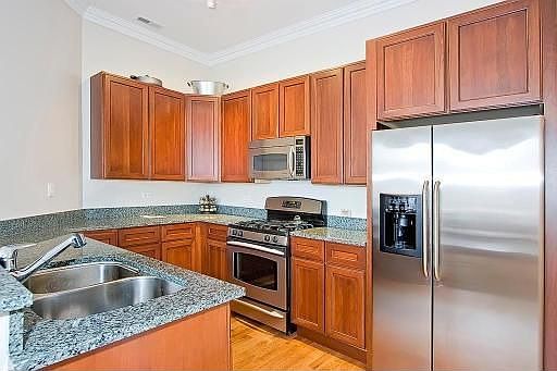 3rd image of 3736 N Clifton Ave P 4