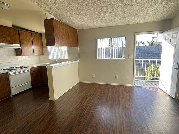 4th image of 820 Broad Ave APT 5