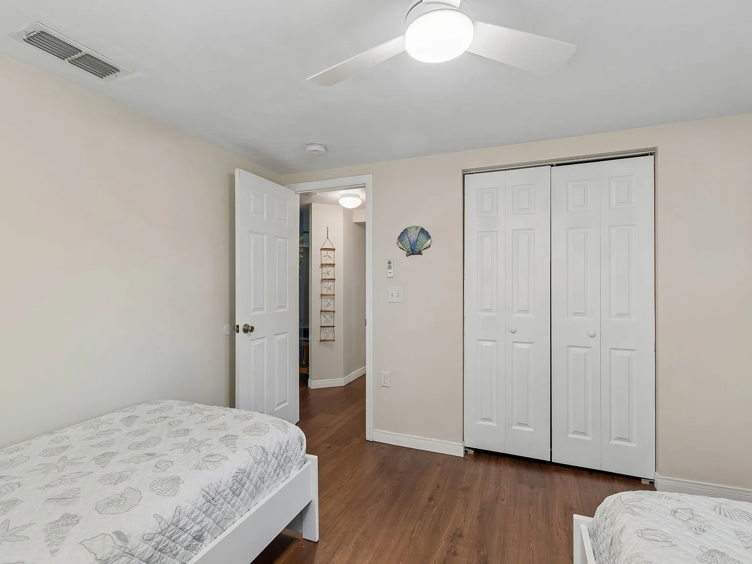 3 bed, 1200 sqft, $1,800 — Photo 3