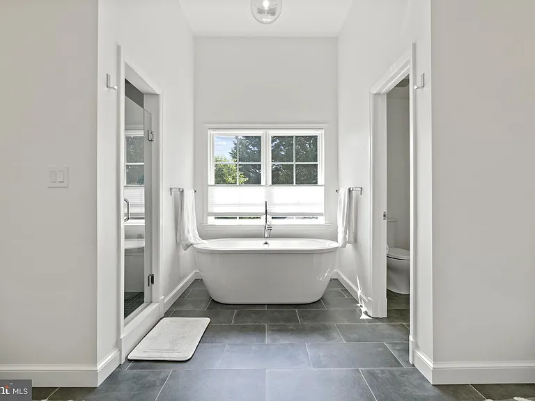 3901 Woodbine St — Photo 28