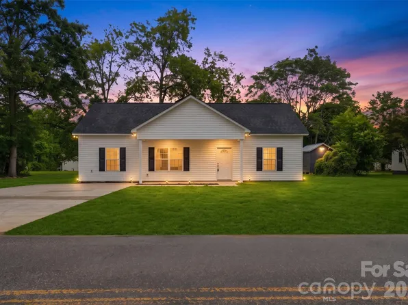 354 Hart St, Heath Springs, SC 29058