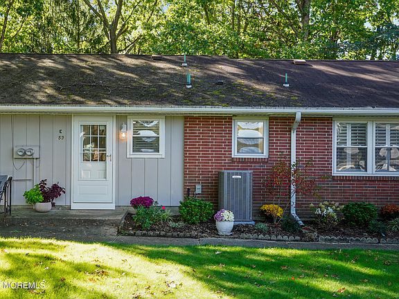 2nd image of 59E Buckingham Drive