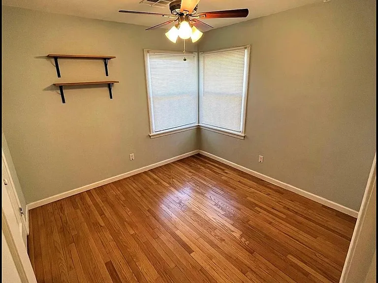 2304 Westchester Dr — Photo 4