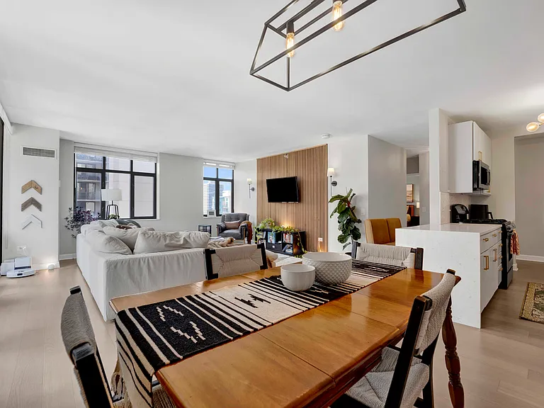 630 N State St #2208 — Photo 14