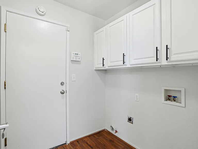 419 Pioneer Ave — Photo 25