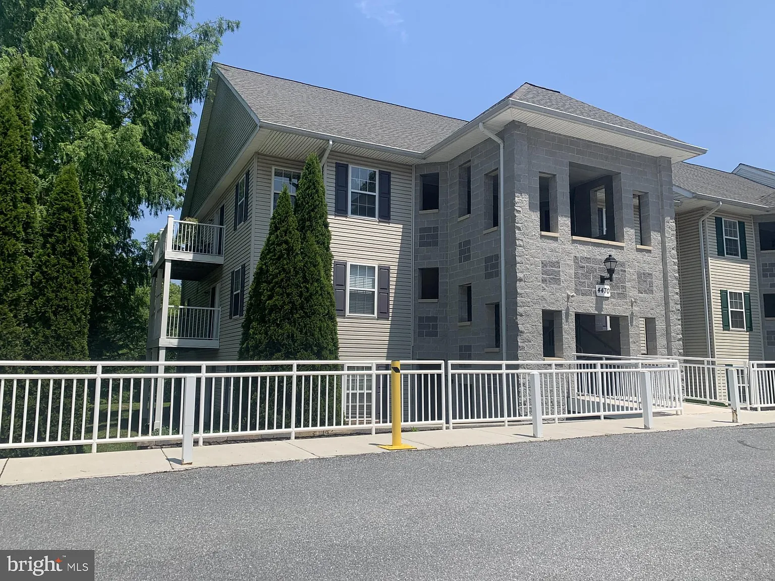 4470 Woodsman Dr Unit 721 photo 1