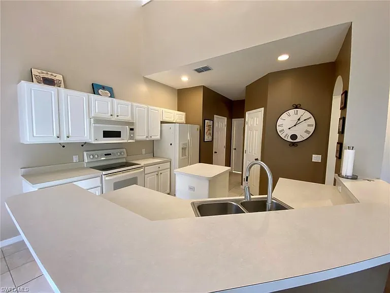 74 Burnt Pine Dr — Photo 8