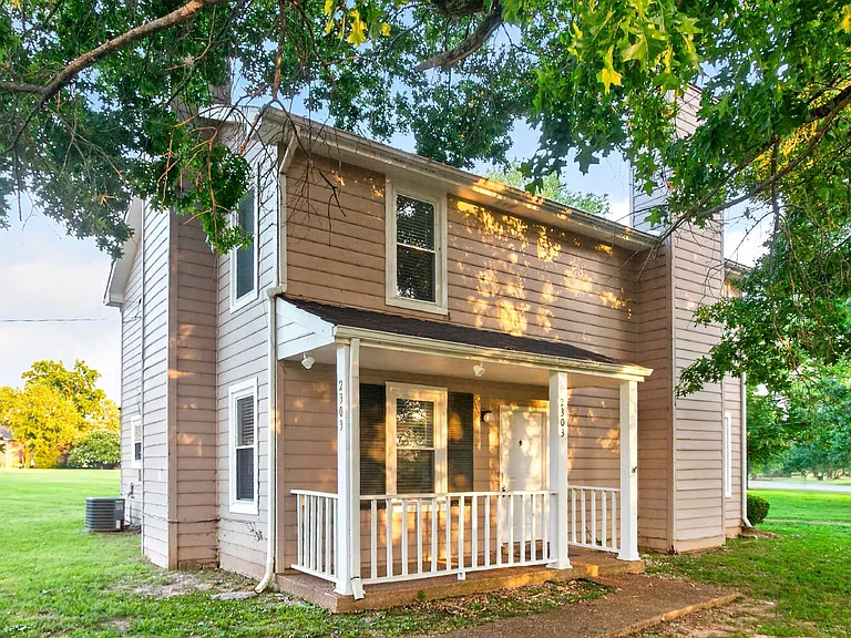 2303 Kimberly Dr — Photo 1
