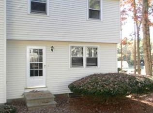16 Olde Country Village Rd, Londonderry, NH 03053
