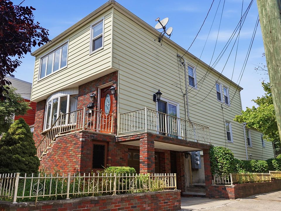 1st image of 27 Mechanic St