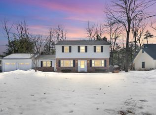15 Cedarwood Drive, Queensbury, NY 12804