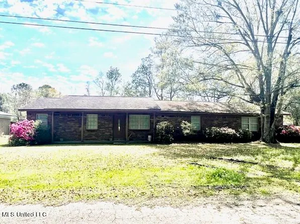 4408 Stratford Cir, Moss Point, MS 39563