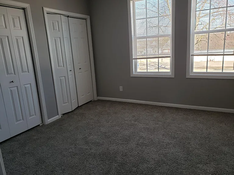 438 E Beecher St — Photo 16